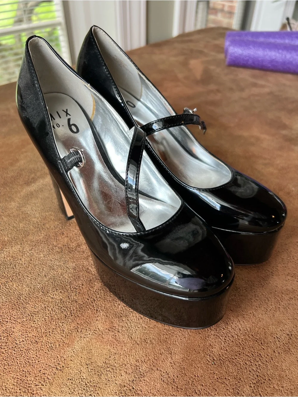 Mix No. 6 Black Patent T-Strap Mary Jane Pumps. Size 6.5